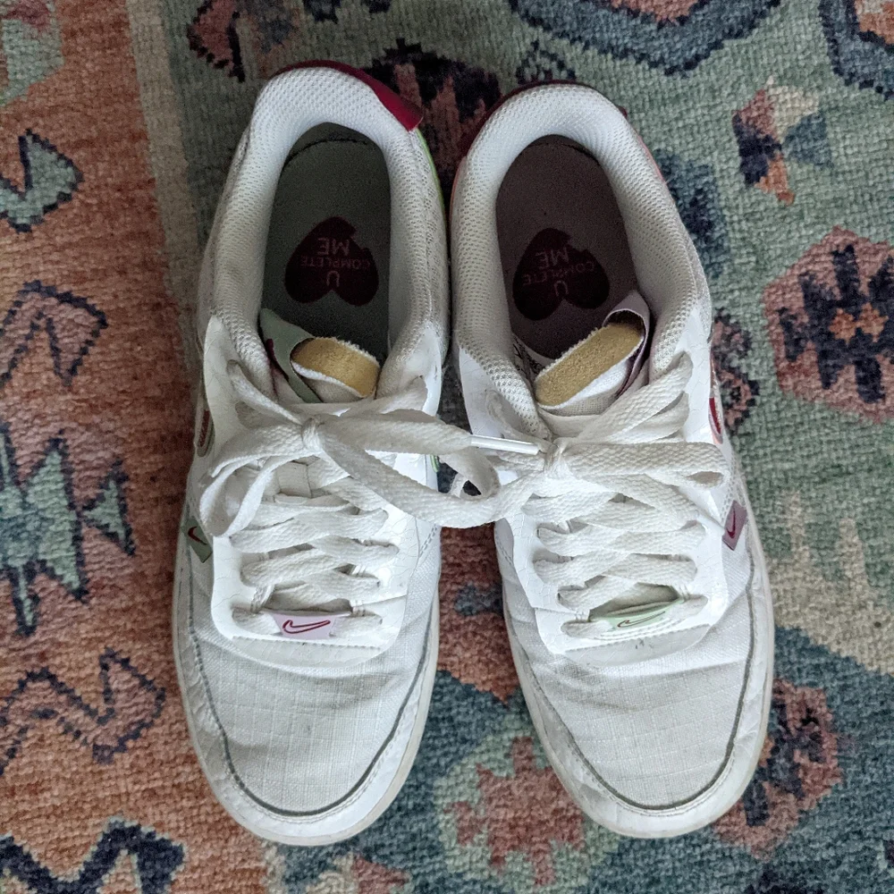Nike U Complete Me Low Top Shoes - Picture 3 of 9